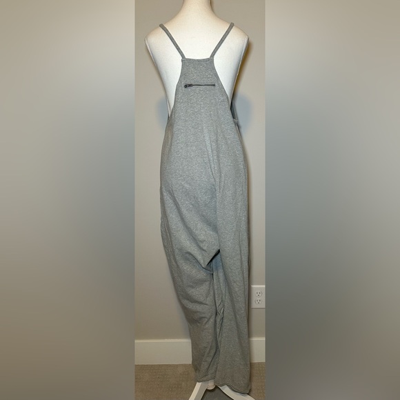 FP Movement Hot Shot Printed Onesie Small Gray Ski Graphic Jumpsuit Romper Comfy - Picture 5 of 10